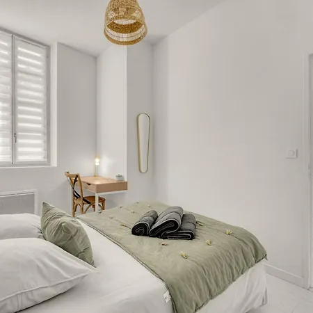 ღ La Colonne - Confortable A 400m De La Gare Apartment